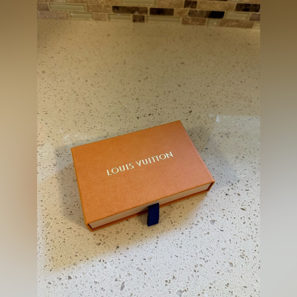 Louis Vuitton box